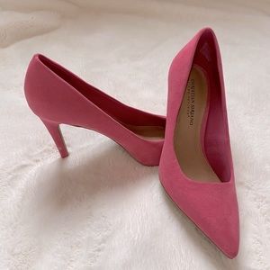 Faux suede pink pointed toe pumps